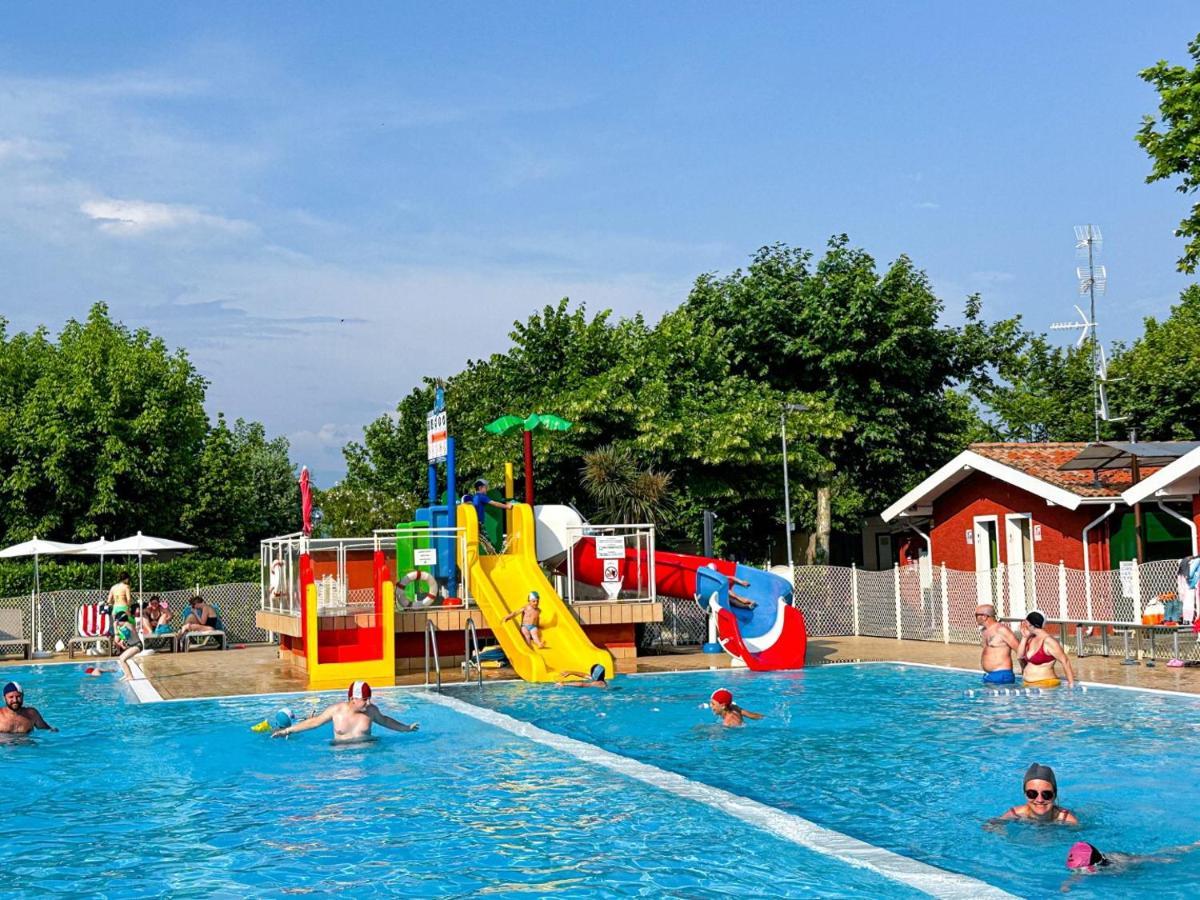 Sereno Camping Holiday Moniga del Garda Екстериор снимка