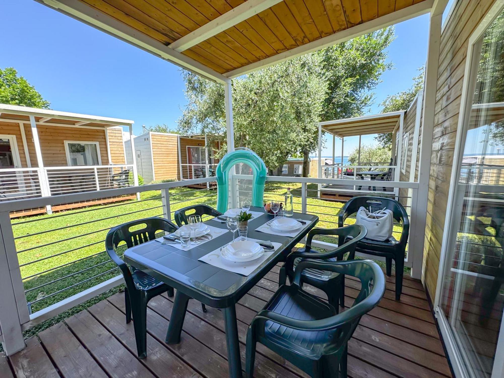 Sereno Camping Holiday Moniga del Garda Екстериор снимка