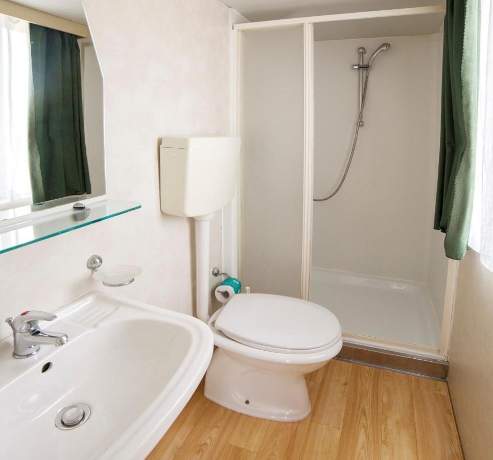 Sereno Camping Holiday Moniga del Garda Екстериор снимка