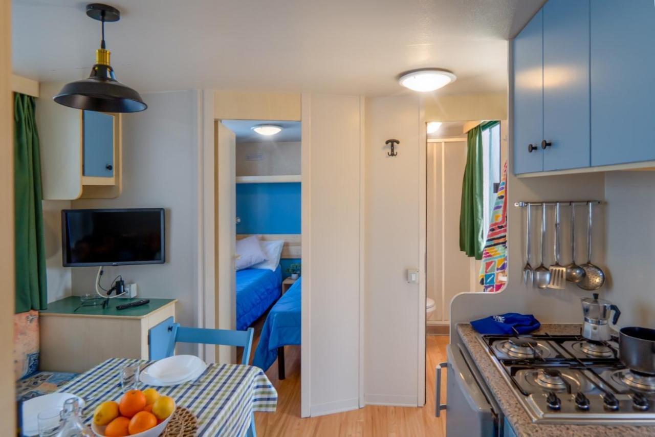 Sereno Camping Holiday Moniga del Garda Екстериор снимка